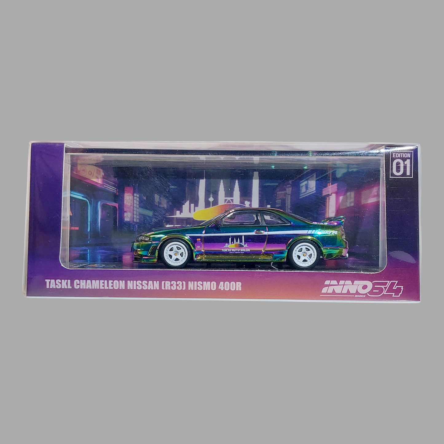 INNO64 NISSAN GT-R R33 (NISMO 400R) CHAMELEON TASKL 2024 W CERTIFICADO (Certificado dañado)